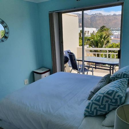 Sea And Mountain View Apartment Gordonsbaai Buitenkant foto